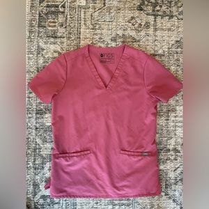 FIGS Quartz three pocket scrub top